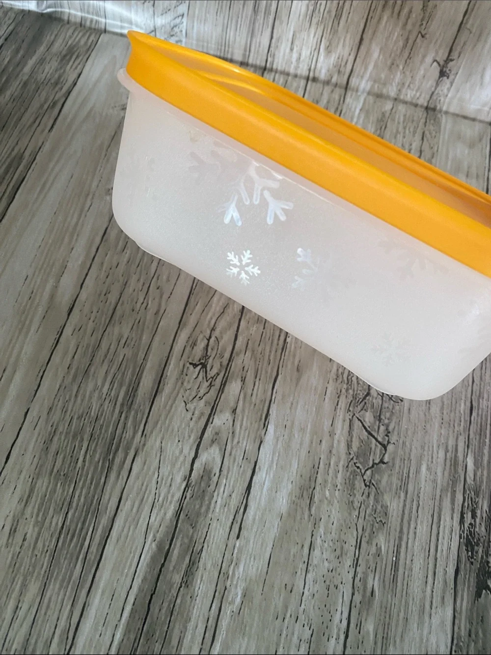TUPPERWARE FREEZER MATE PLUS— SMALL